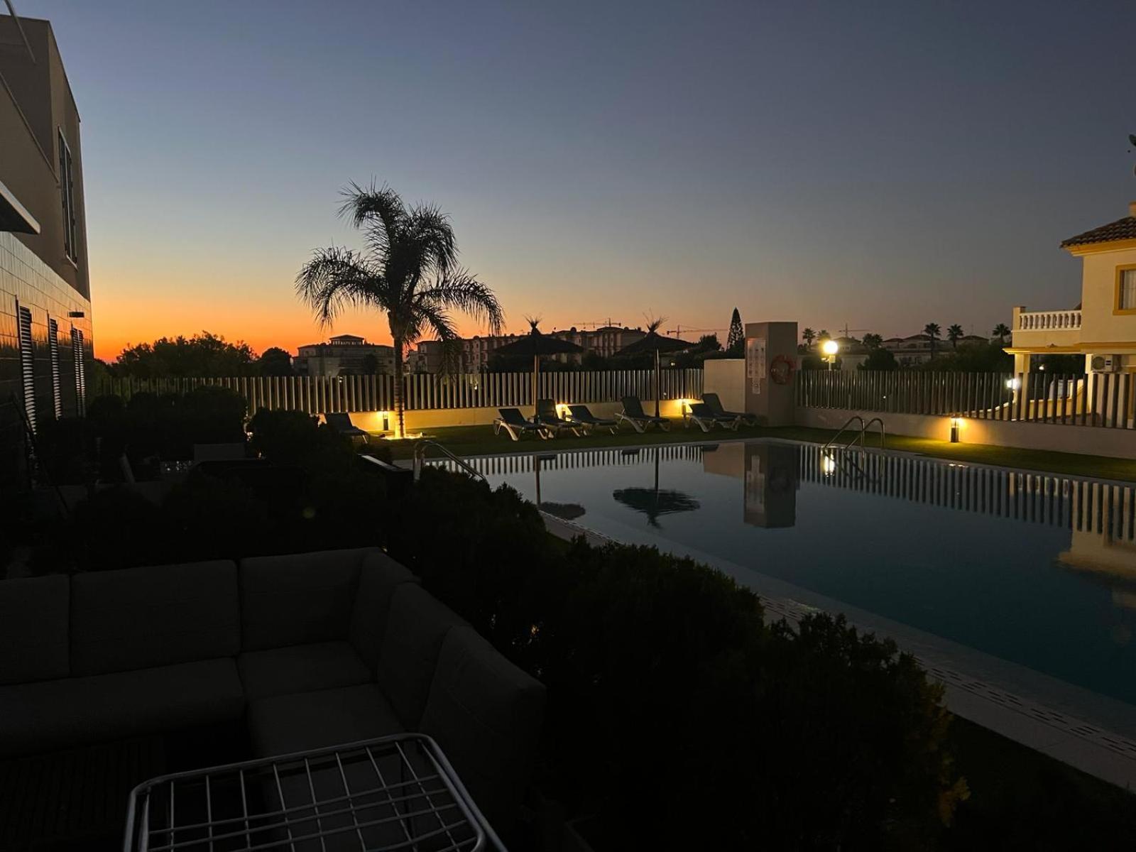 Appartement Palmview Poolside Heaven In Turquesa Del Mar à Orihuela Extérieur photo