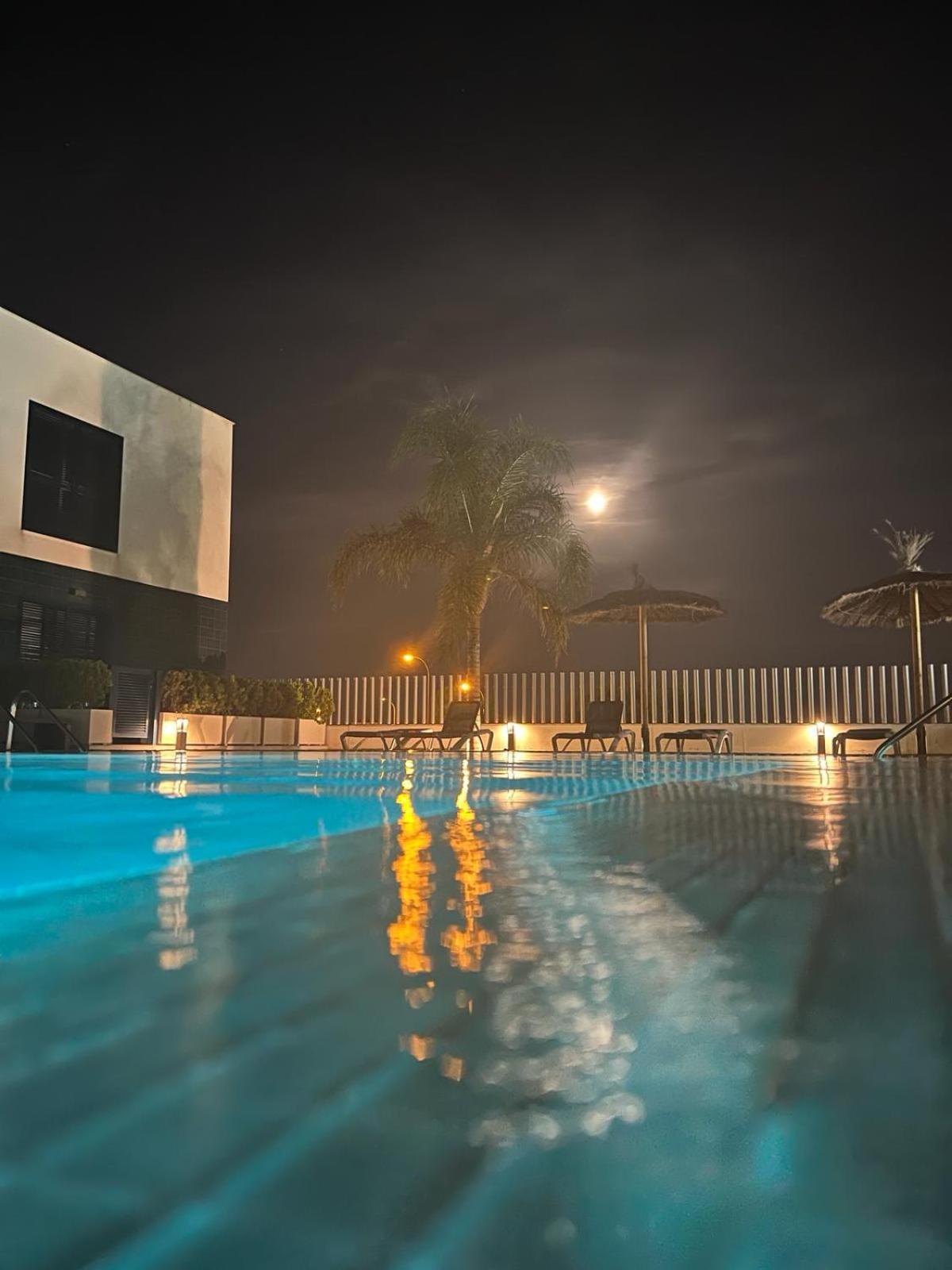 Appartement Palmview Poolside Heaven In Turquesa Del Mar à Orihuela Extérieur photo