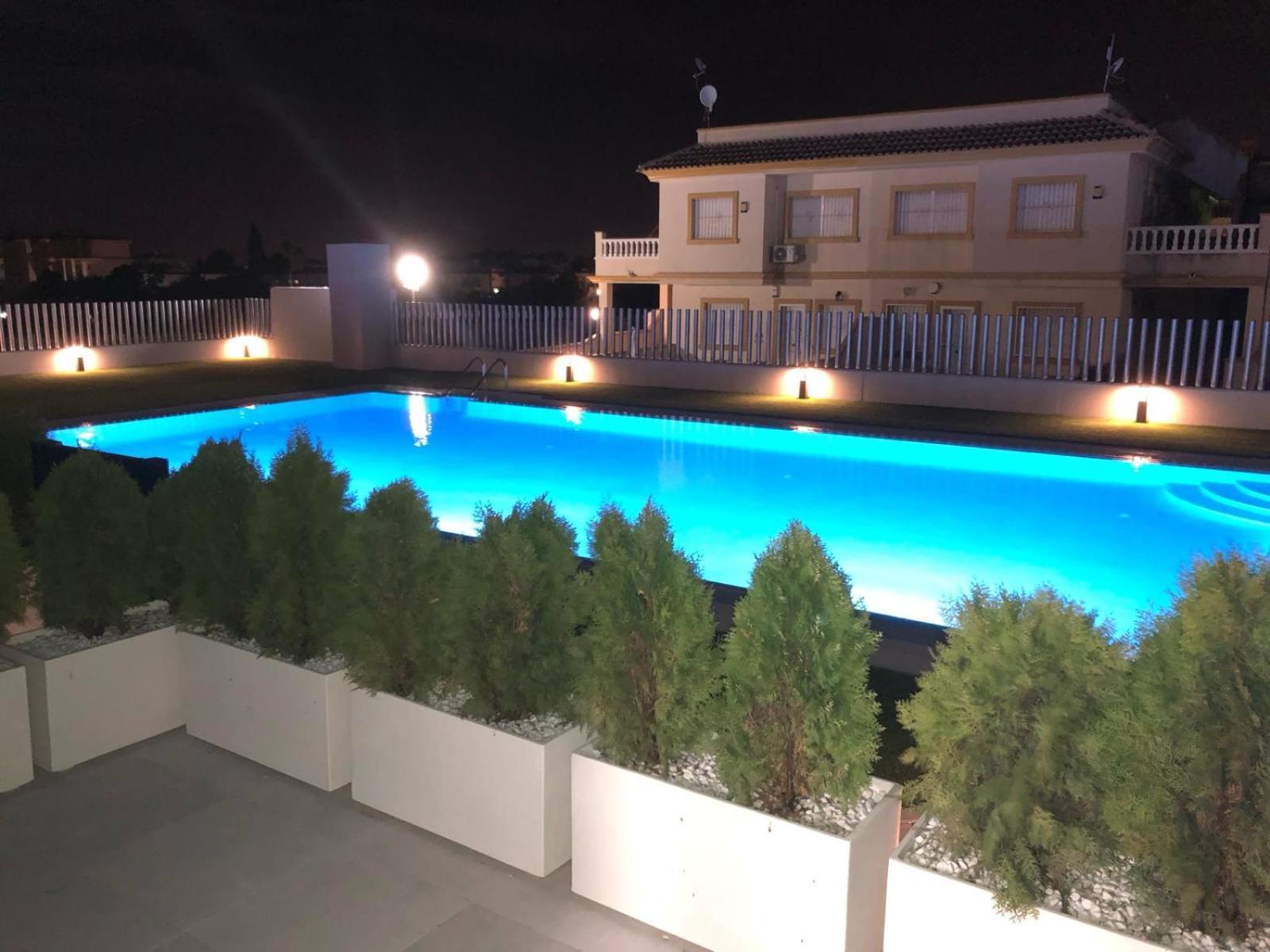 Appartement Palmview Poolside Heaven In Turquesa Del Mar à Orihuela Extérieur photo